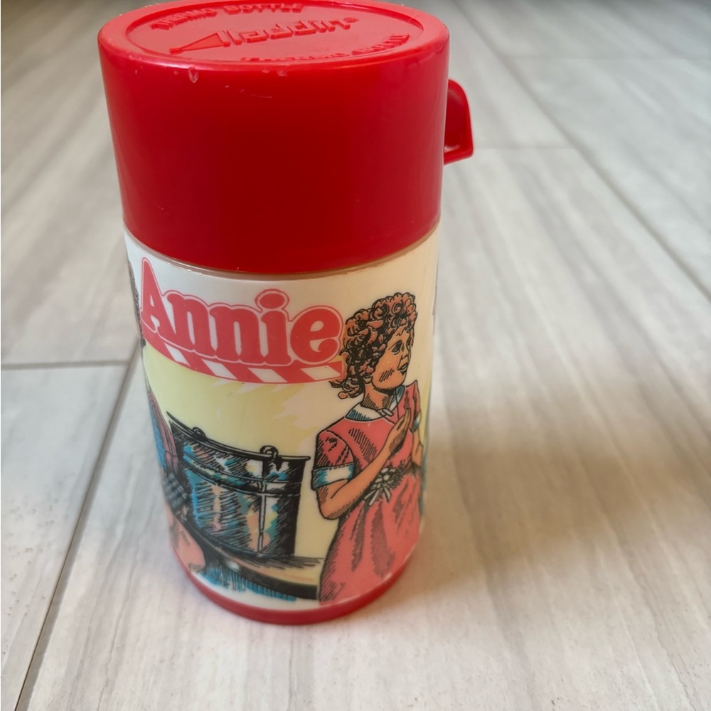 Vintage 1981 Annie thermos by Aladdin